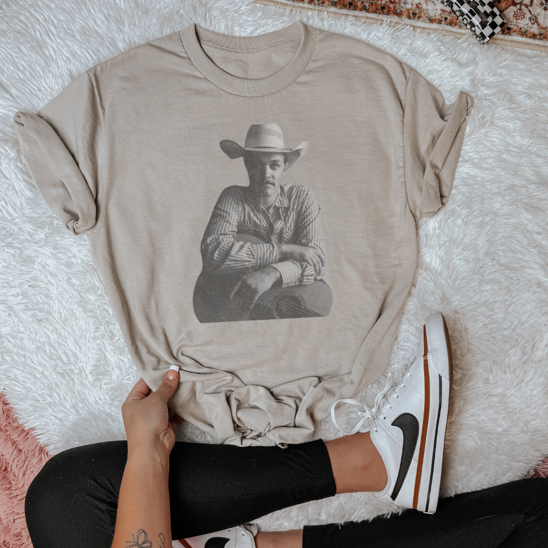 VINTAGE ARTISTS TSHIRT (READ DESCRIPTION)