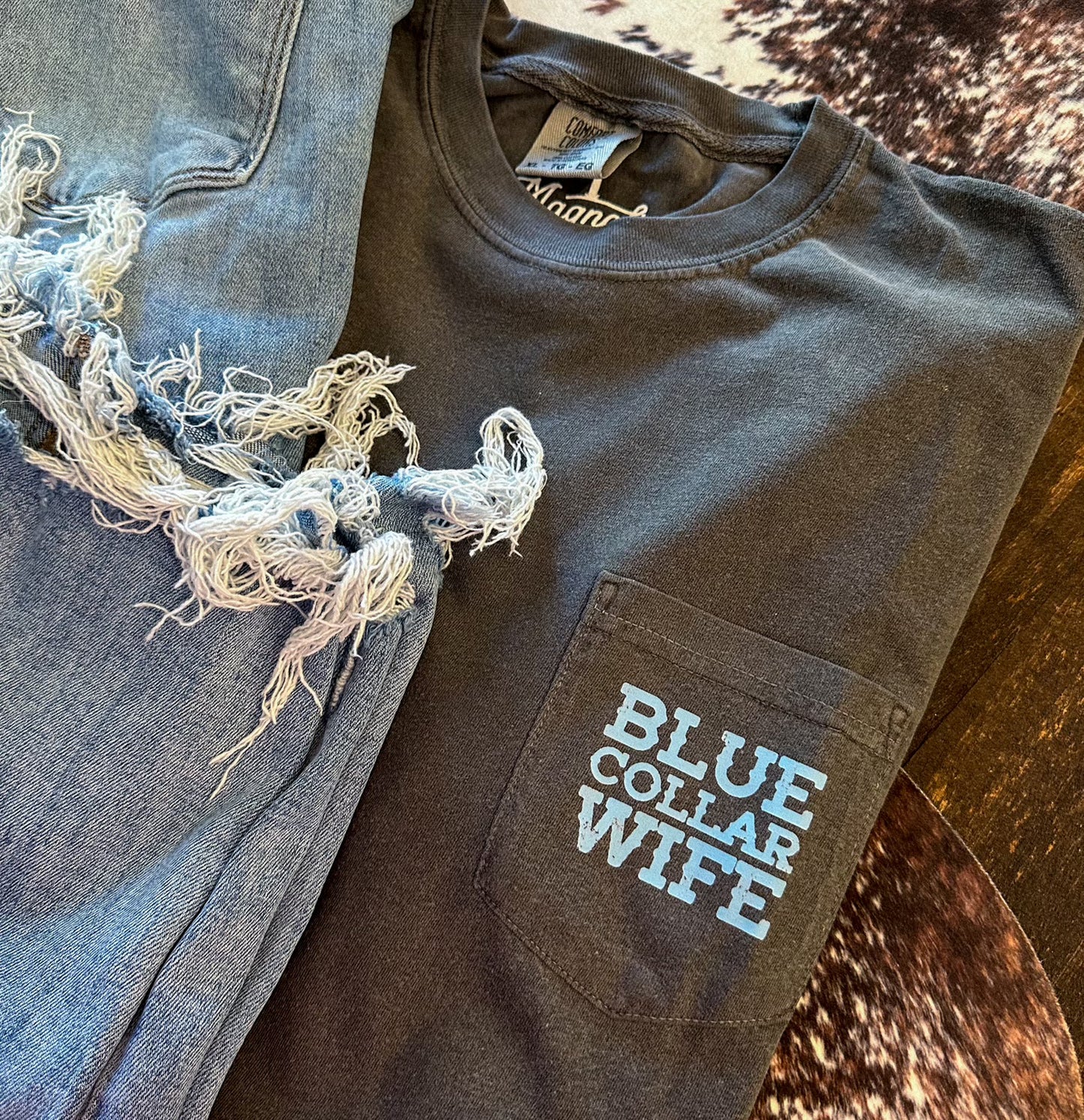 FINE ASS BLUE COLLAR WIFE POCKET TEE