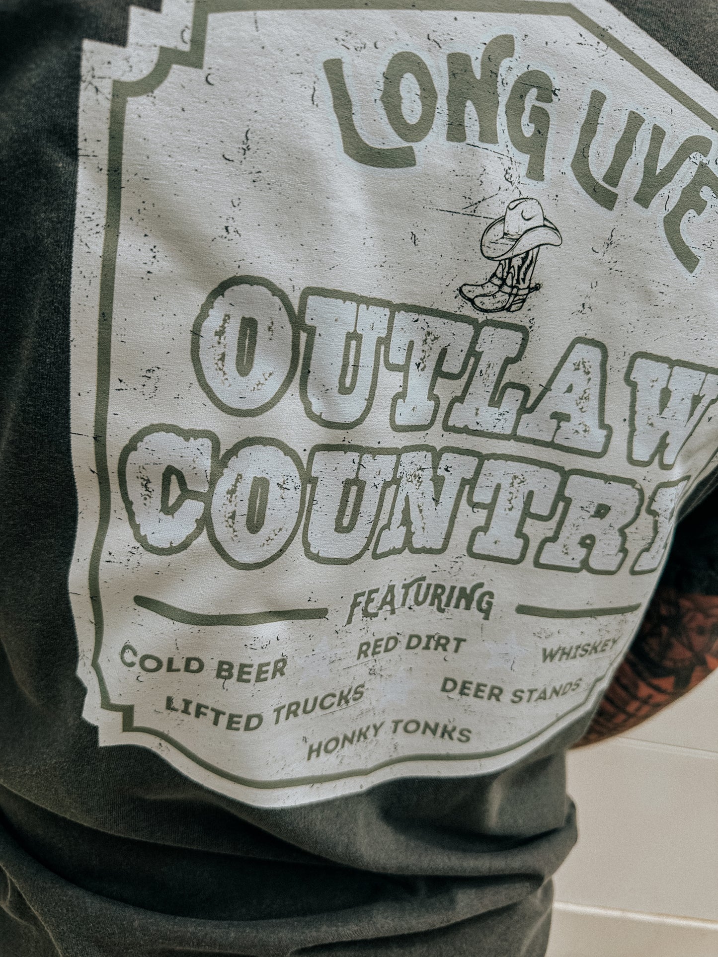 OUTLAW COUNTRY POCKET TEE